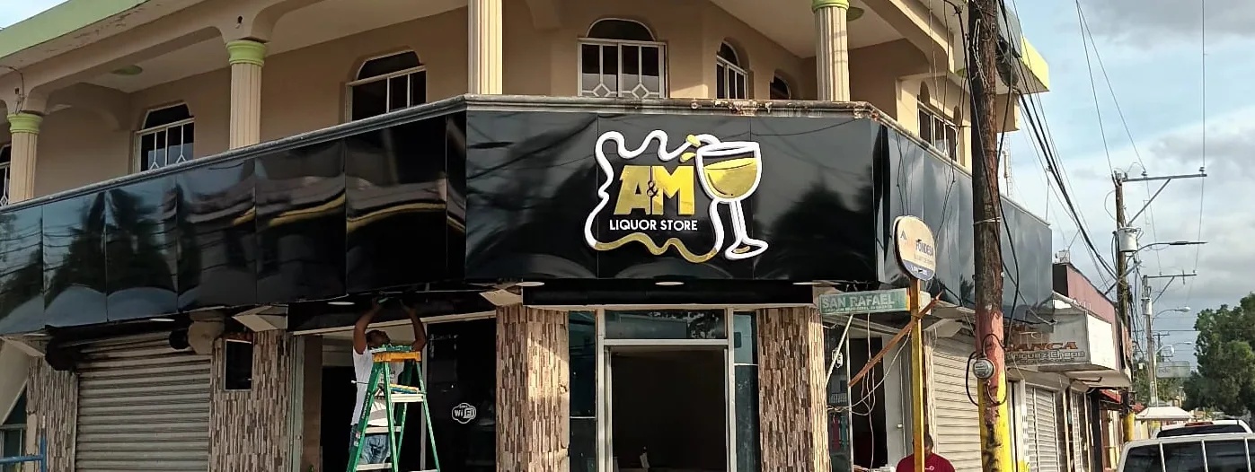 Fachada comercial de AMO